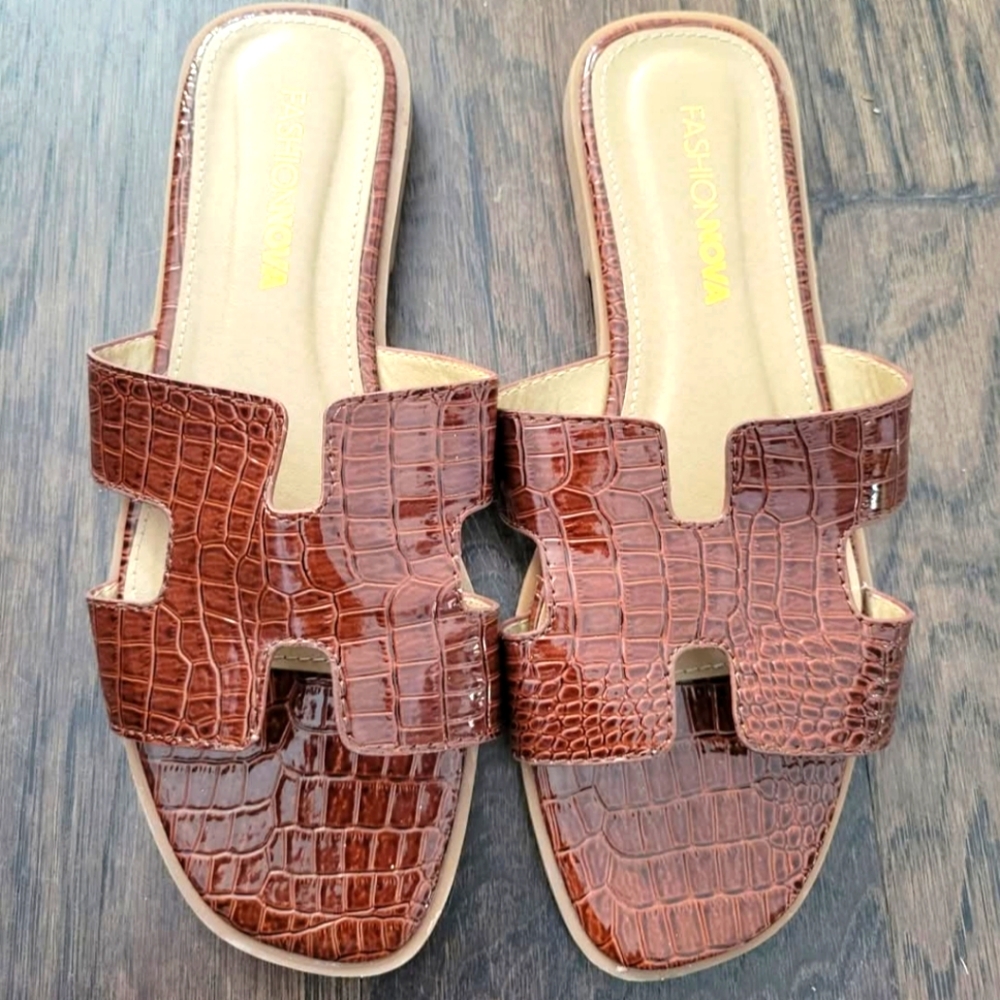 Fashion Nova Brown Slide Sandals